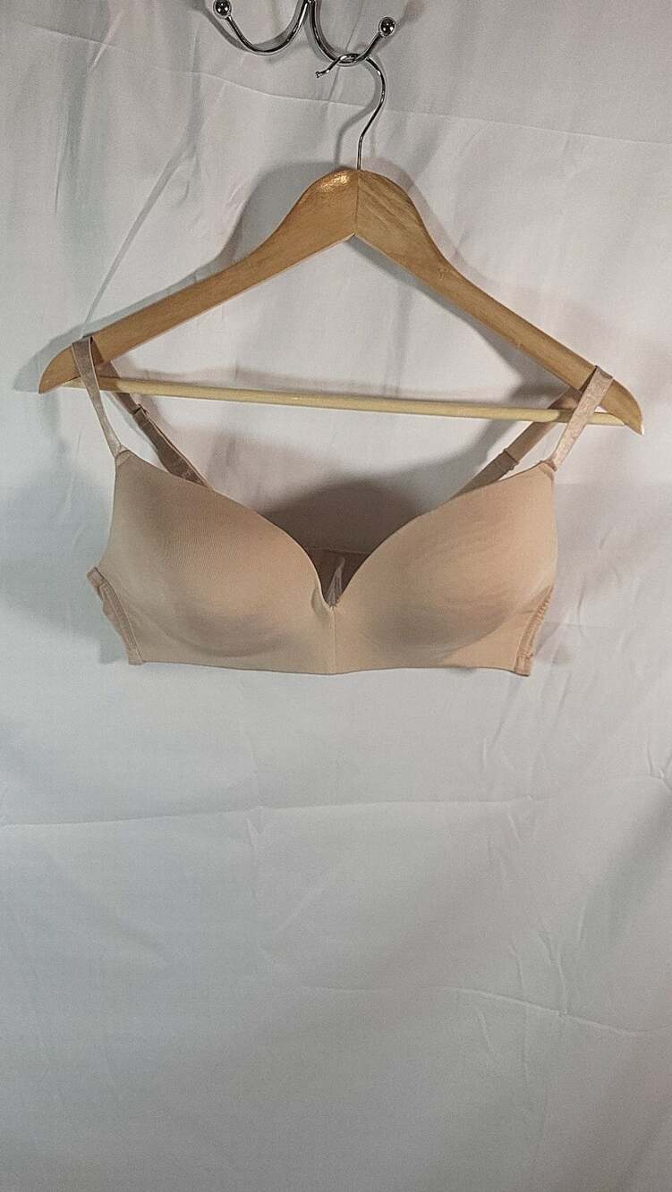 Serra Women's Nude Seamless Wireless Comfort Bra, L